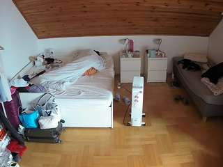 voyeurcam-julmodels-greybed-3 webcam camsoda model stream image
