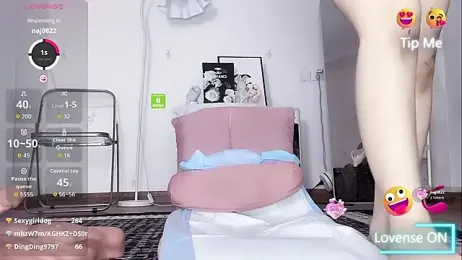 momo-5952 webcam model stream image