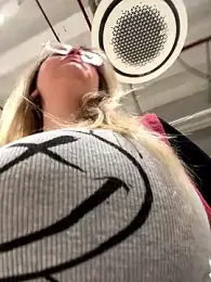 Teya_moon_ webcam model stream image