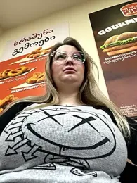 Teya_moon_ webcam model stream image