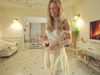 HeyBanana webcam model stream image