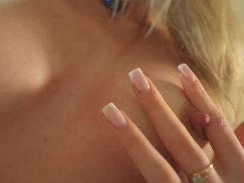 HeyBanana webcam model stream image