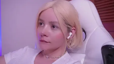 bella_adams_ webcam stripchat model stream image