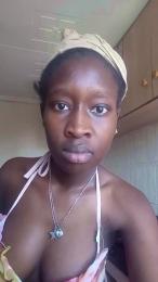 Prettylips222 webcam model stream image