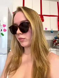 Little_Forest_ELF webcam model stream image