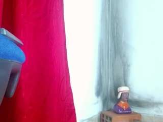 karolla-bigcock webcam model stream image