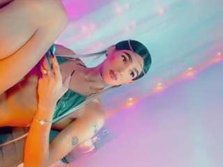 isabellalatingirs webcam model stream image