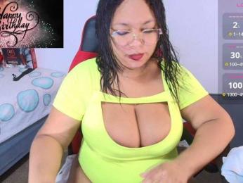 Italy-boobs webcam bongacams model stream image