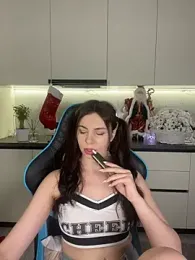 CurlyLara webcam model stream image