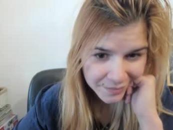 artsyandcraftsy_ webcam model stream image