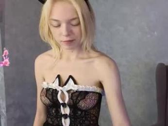 millaholt webcam model stream image