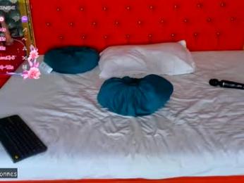 valleriejonnes webcam model stream image