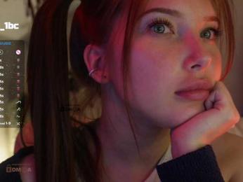 _Q_ webcam bongacams model stream image